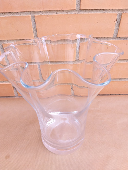 Jarrón grande de cristal ondulado – Diseño elegante – 28 cm