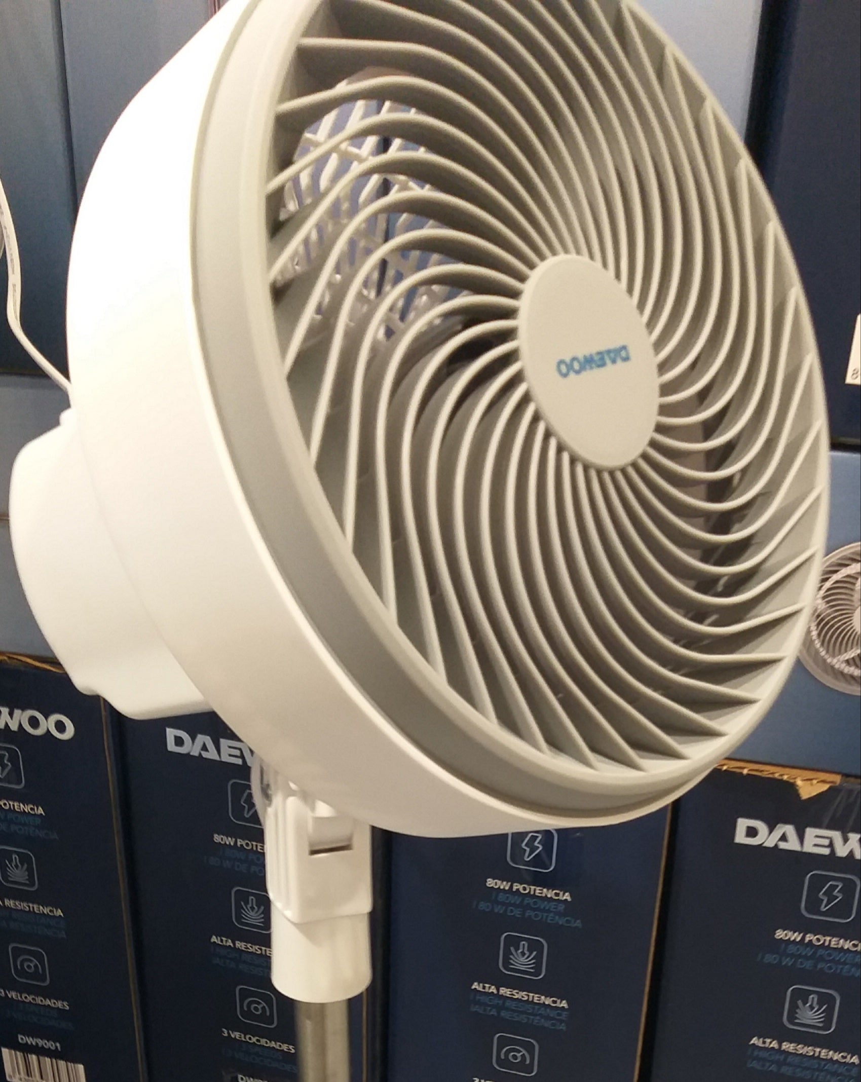 Ventilador de Pie Daewoo DW9001 80W – Potencia y Frescura para tu Hogar