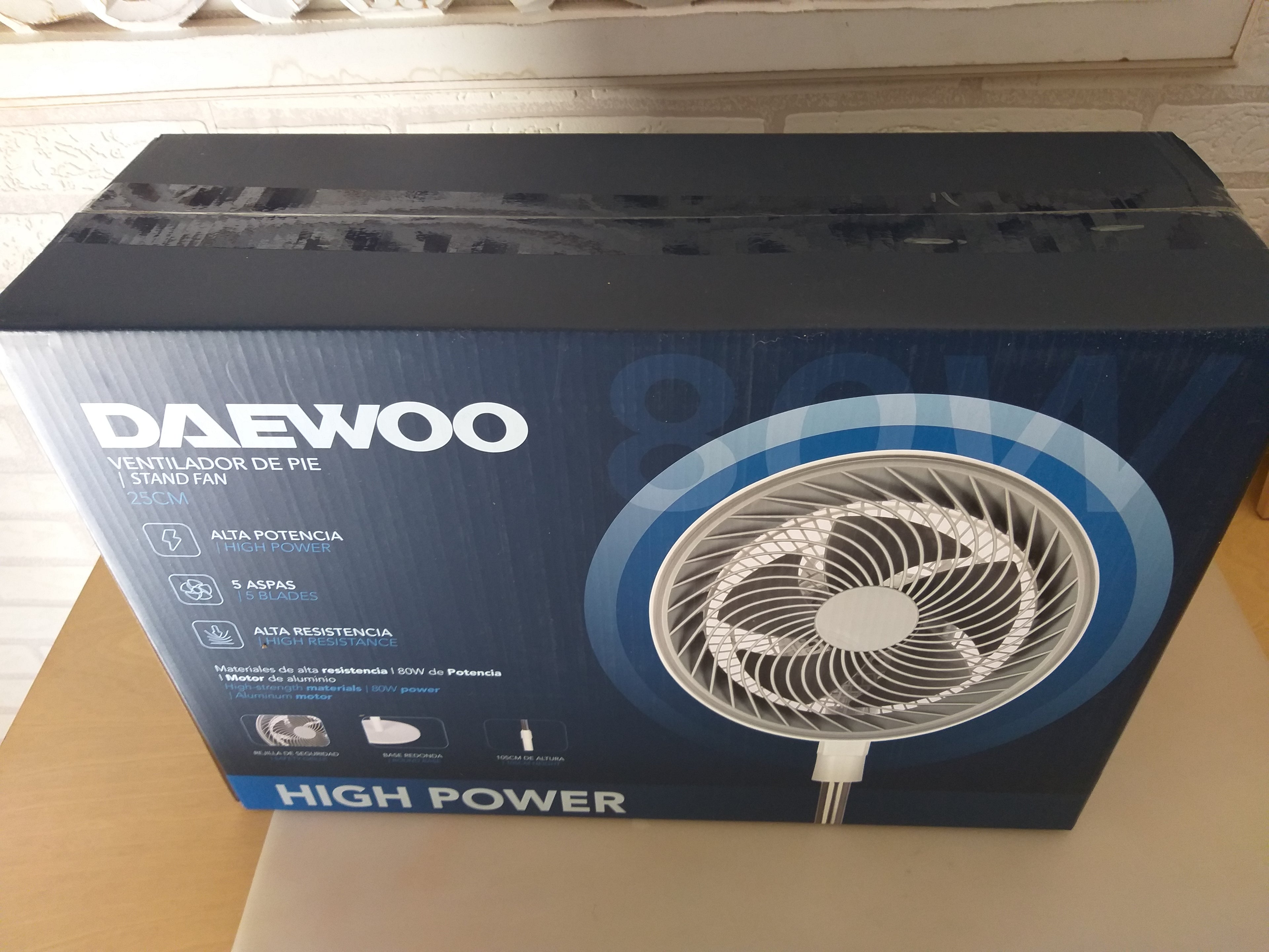 Ventilador de Pie Daewoo DW9001 80W – Potencia y Frescura para tu Hogar