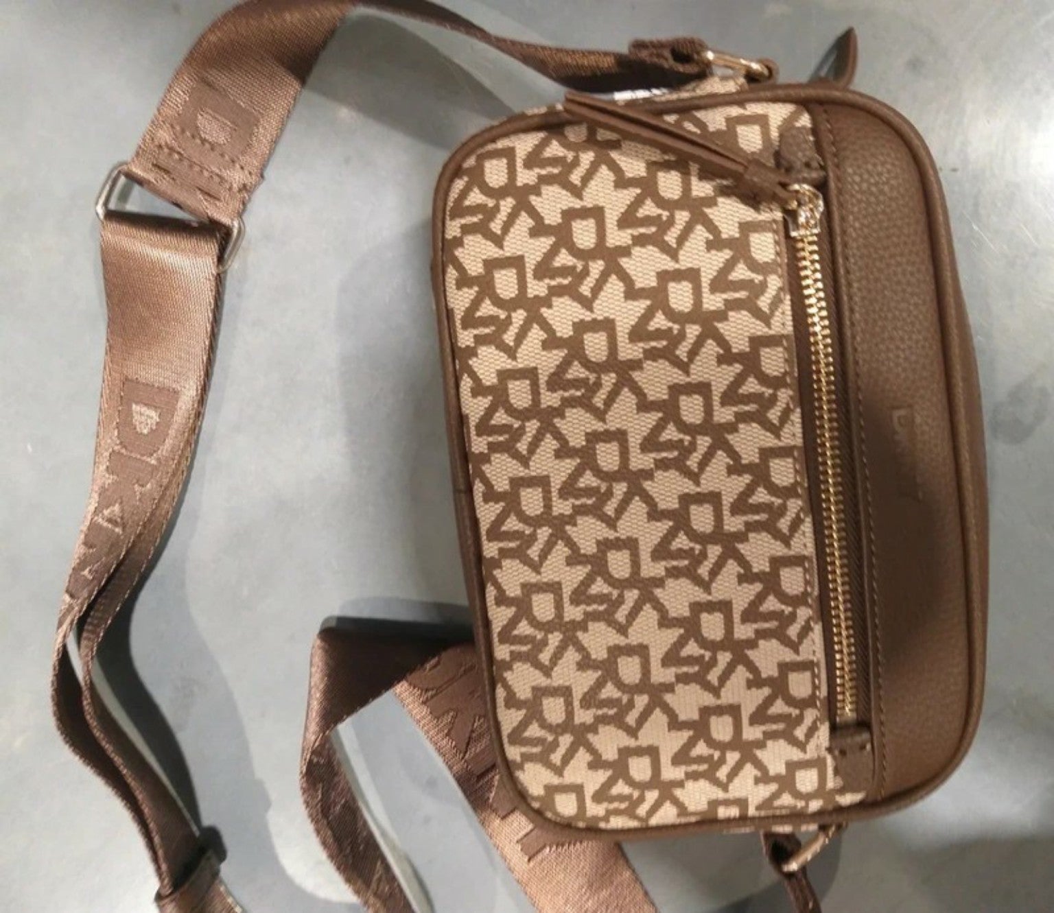 Bolso bandolera DKNY original