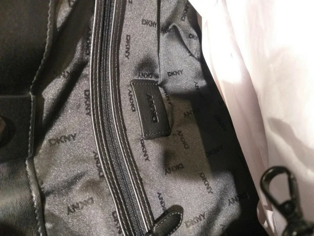 Precioso bolso DKNY original estilo rafia y detalles negros efecto piel