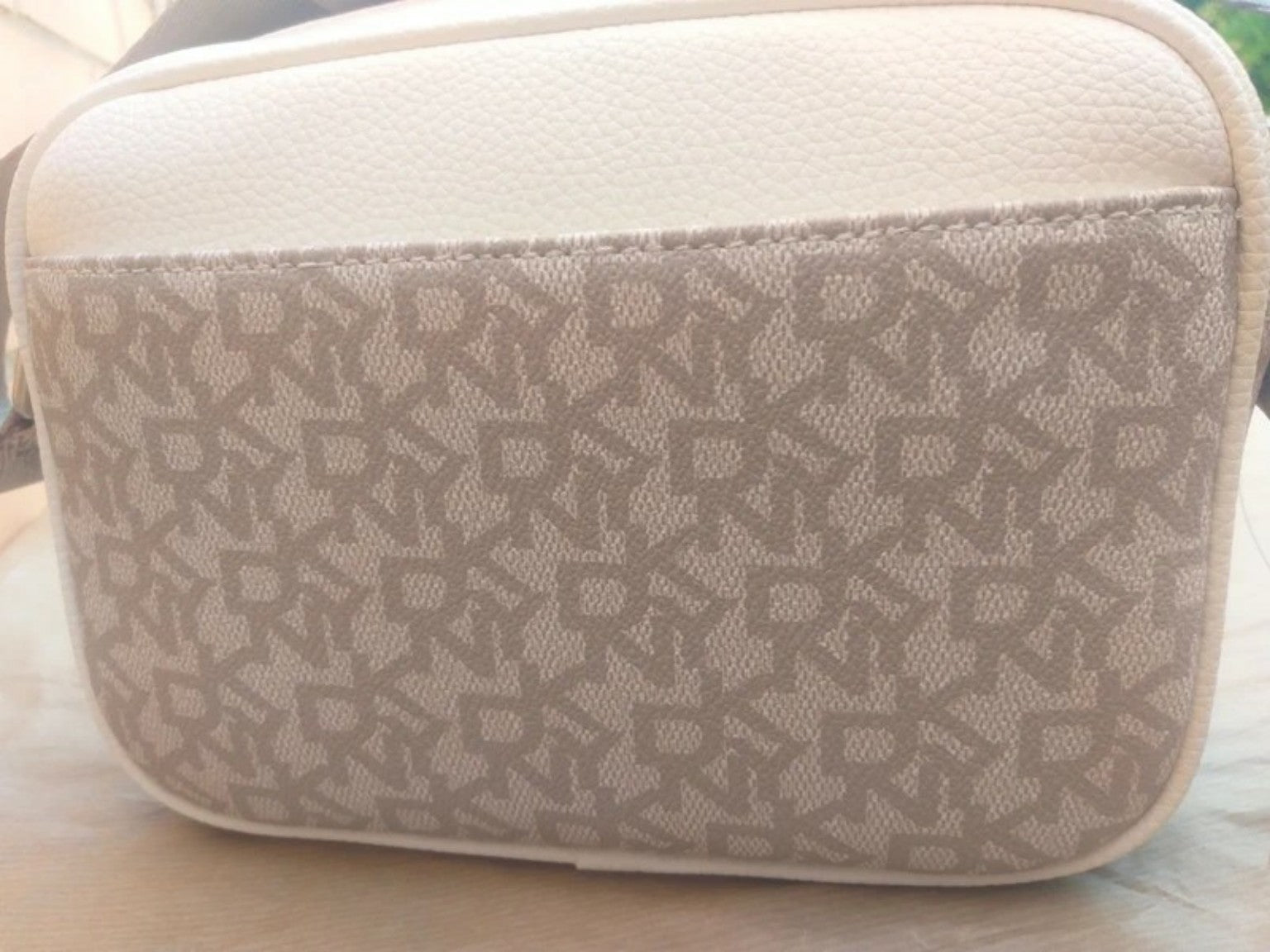 Bolso bandolera DKNY original blanco/beige